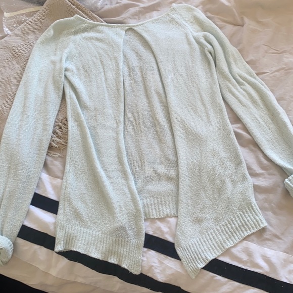 Brandy Melville Open Back Long Sleeve - Picture 3 of 4
